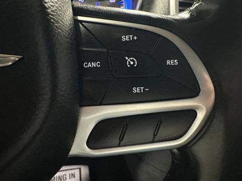 Used 2019 Chrysler 300 Touring RWD image 20