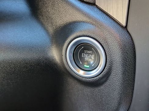 Used 2022 GMC Sierra 3500 Denali w/ Denali Ultimate Package image 25