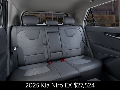 Used 2025 Kia Niro EX FWD image 16