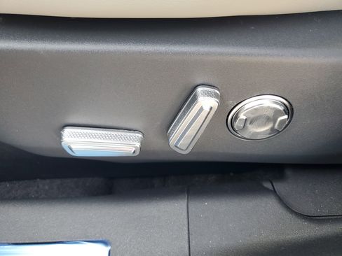 New 2026 Lincoln Nautilus Reserve w/ Jet Appearance Package image 12