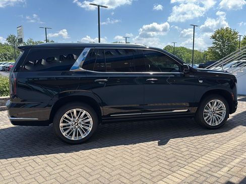 Used 2026 Cadillac Escalade Luxury w/ Touring Package AWD/4WD image 6