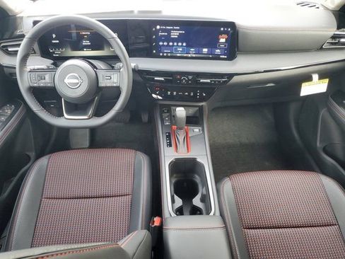New 2026 Nissan Kicks SR w/ Cold Weather Package FWD image 7