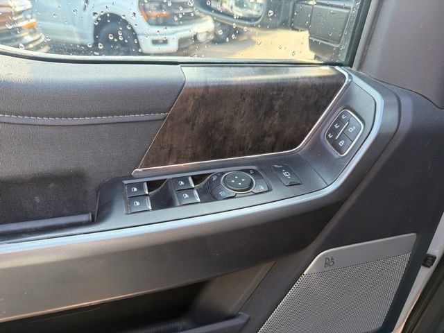 Used 2025 Ford F250 Lariat AWD/4WD image 17