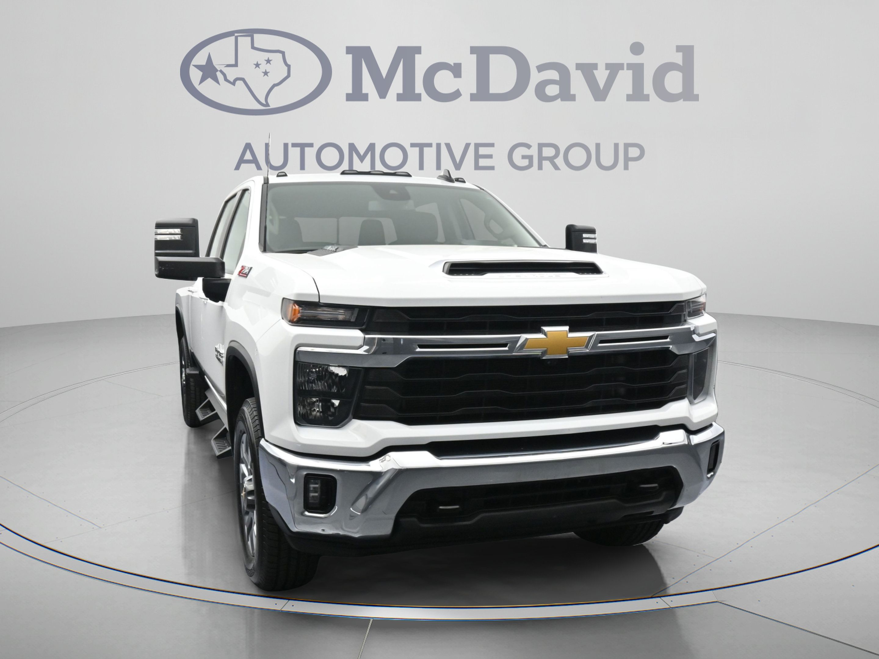 Used 2024 Chevrolet Silverado 2500 LT w/ Texas Edition AWD/4WD image 2