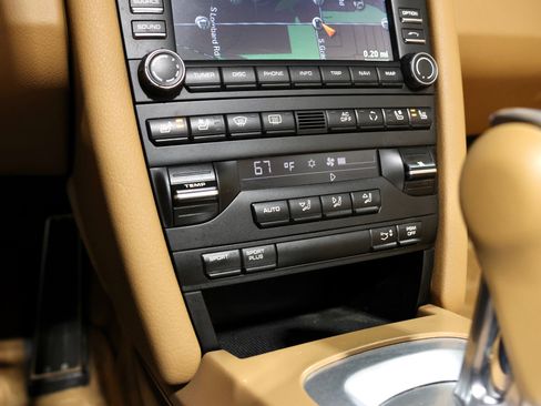 Used 2011 Porsche 911 Cabriolet image 46