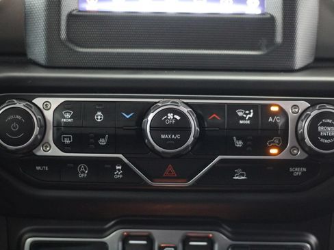 Used 2023 Jeep Gladiator Sport AWD/4WD image 24