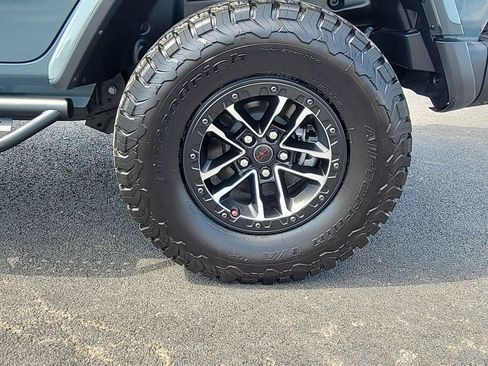 Used 2025 Jeep Wrangler Unlimited Rubicon AWD/4WD image 34