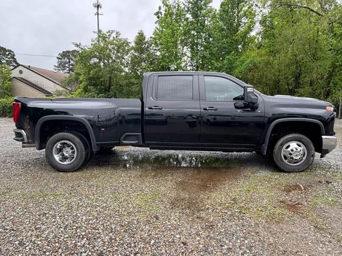 Used 2024 Chevrolet Silverado 3500 LT w/ Texas Edition AWD/4WD image 10