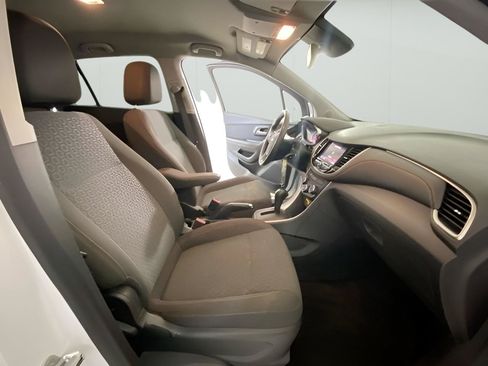 Used 2021 Chevrolet Trax LS w/ Tint and Cruise Package FWD image 41