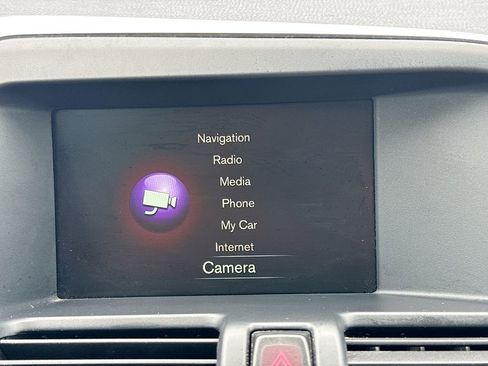 Used 2016 Volvo XC60 T6 w/ Proximity Package image 16