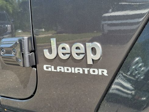 Used 2021 Jeep Gladiator Overland w/ Popular Equipment Package AWD/4WD image 6