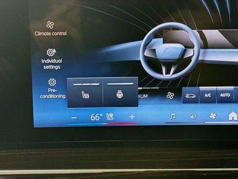 Used 2025 BMW X5 xDrive50e w/ M Sport Package image 20