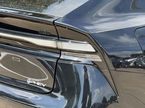 New 2026 Toyota Prius Plug-In Hybrid FWD image 7