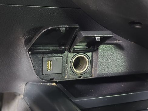 Used 2020 Toyota Camry LE FWD image 26