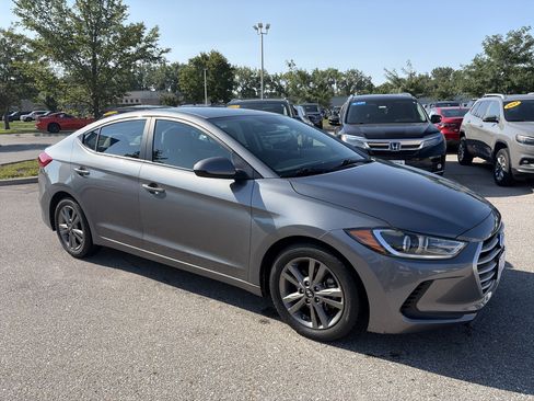 Used 2018 Hyundai Elantra SEL FWD image 3
