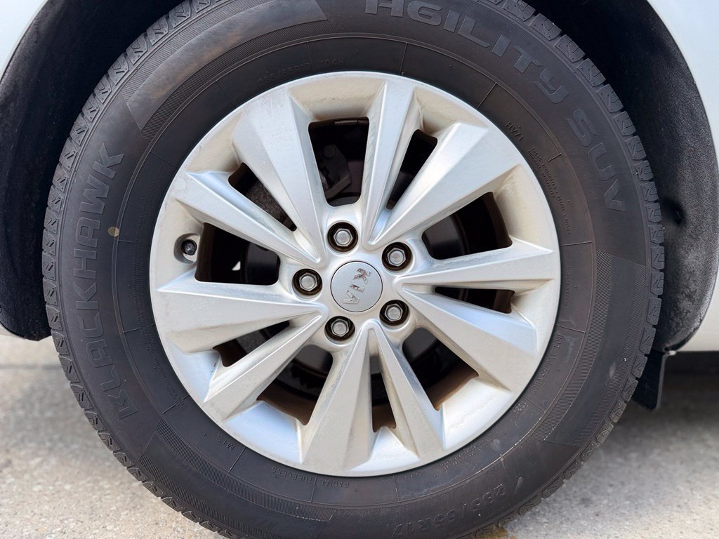 Used 2017 Kia Sedona LX w/ LX Essentials Premium Package FWD image 11