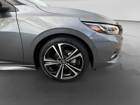 Used 2021 Nissan Sentra SR w/ SR Premium Package image 14