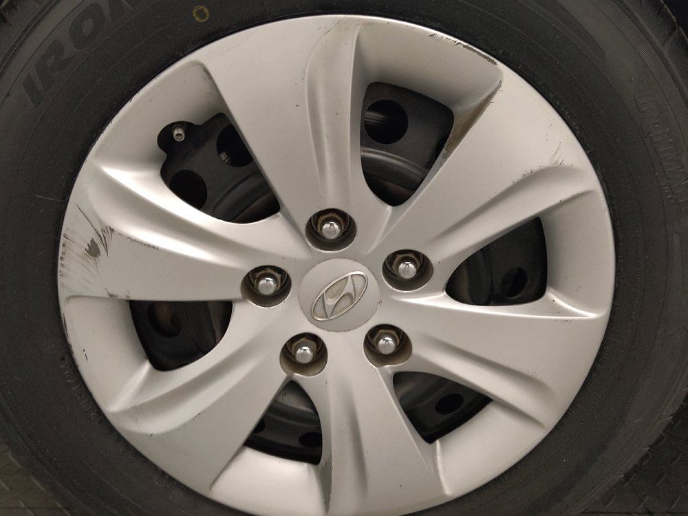 Used 2016 Hyundai Elantra SE FWD image 31