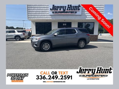 Used 2021 Chevrolet Traverse LT FWD image 1