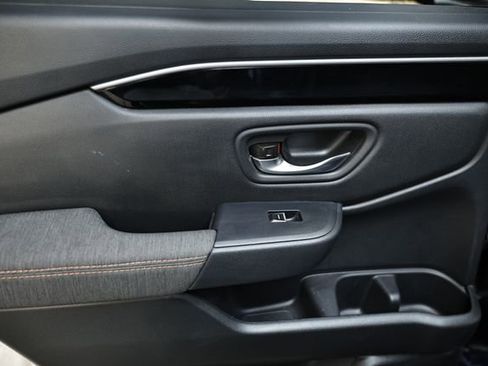 Used 2025 Honda Pilot Sport image 23