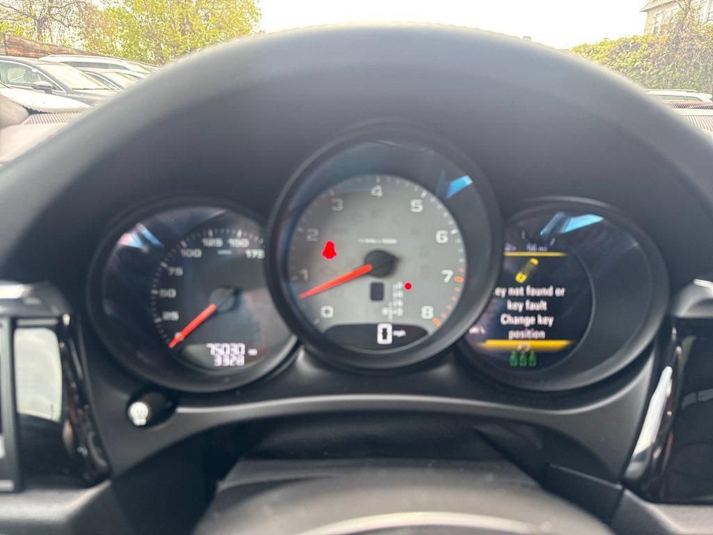 Used 2021 Porsche Macan S AWD/4WD image 40