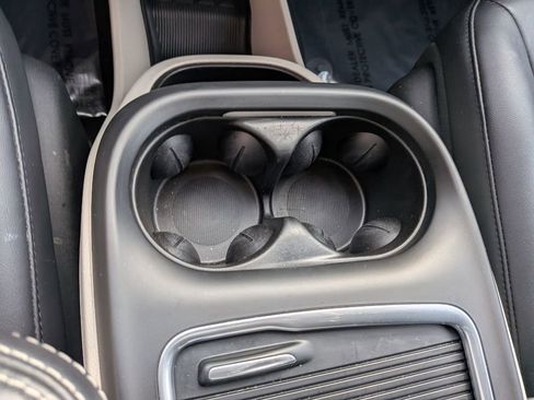 Used 2024 Chrysler Pacifica Touring-L image 20