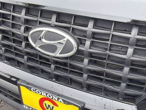 Used 2023 Hyundai Venue SE image 9