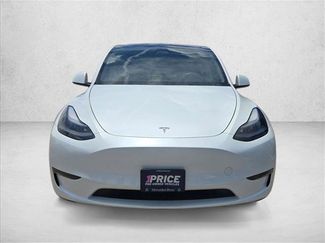 Used 2024 Tesla Model Y 2WD video 2