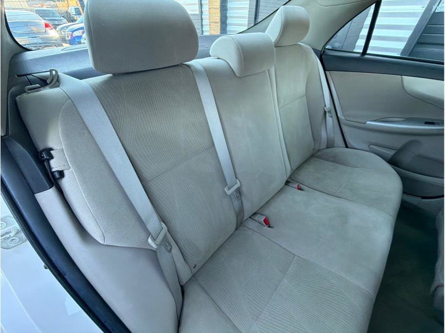 Used 2013 Toyota Corolla LE FWD image 19