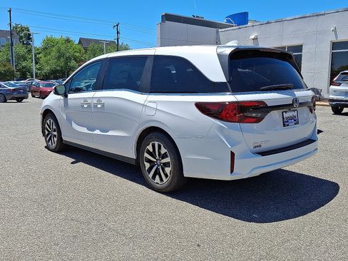 New 2026 Honda Odyssey EX-L image 4