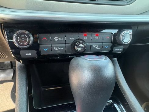 Used 2025 Jeep Compass Limited AWD/4WD image 21