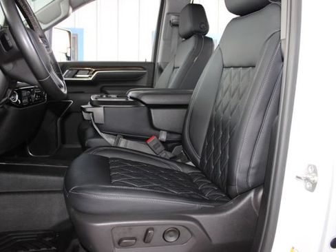 Used 2025 Chevrolet Silverado 2500 LT AWD/4WD image 22