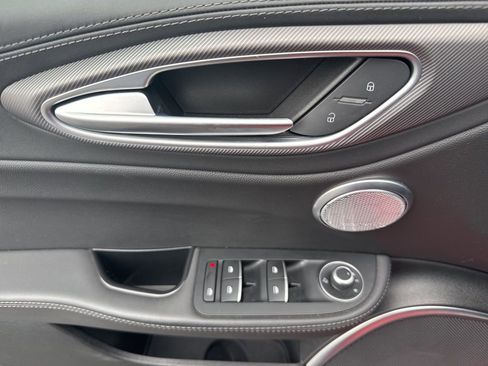 Used 2022 Alfa Romeo Giulia Veloce image 24