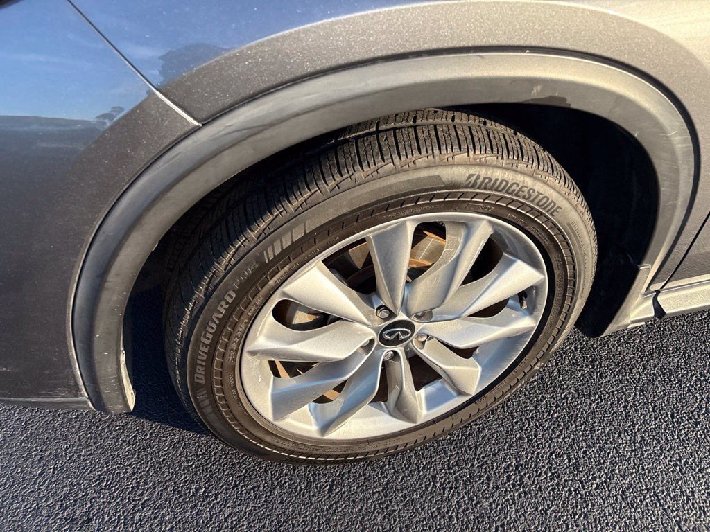 Used 2021 INFINITI QX50 Luxe FWD image 9
