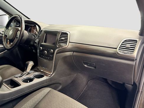Used 2021 Jeep Grand Cherokee Laredo AWD/4WD image 27