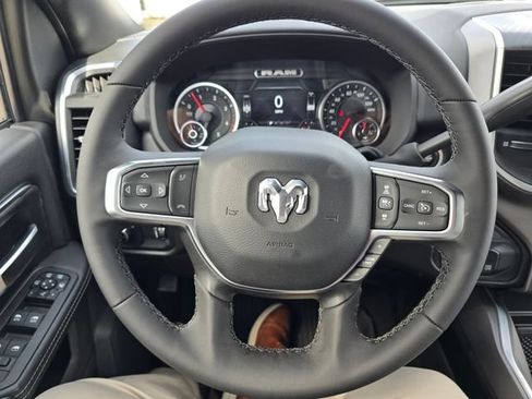 Used 2025 RAM 2500 Big Horn AWD/4WD image 9