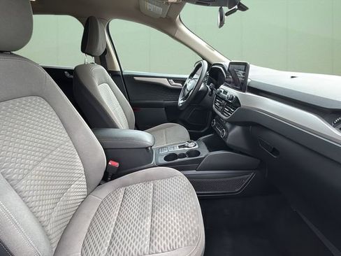 Used 2020 Ford Escape SE image 40