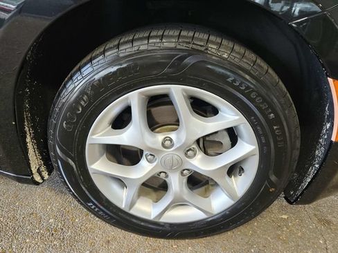 Used 2019 Chrysler Pacifica Touring Plus w/ Advanced Safetytec Group FWD image 15