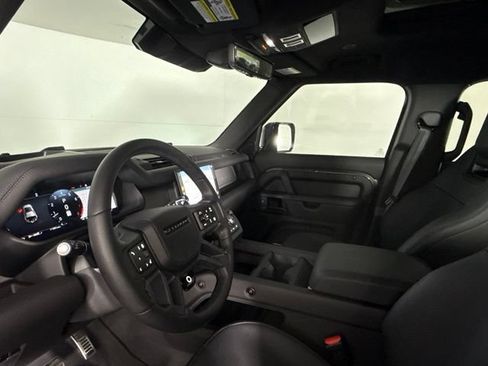 Used 2025 Land Rover Defender 110 AWD/4WD image 5
