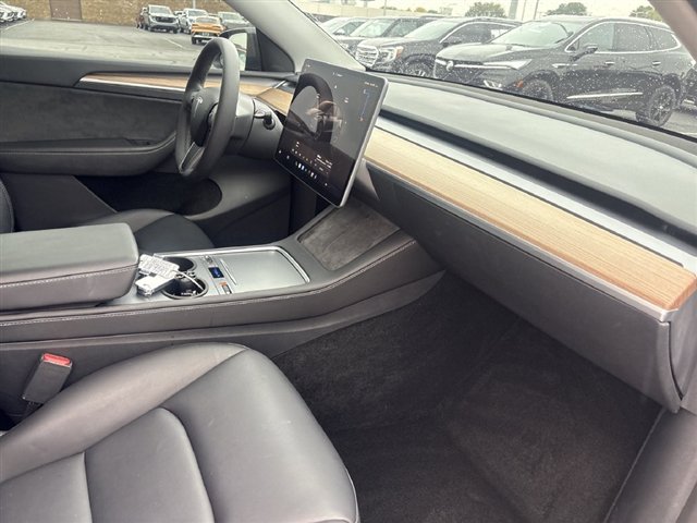 Used 2024 Tesla Model Y Long Range AWD/4WD image 28