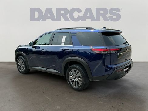 Used 2025 Nissan Pathfinder SV AWD/4WD image 5