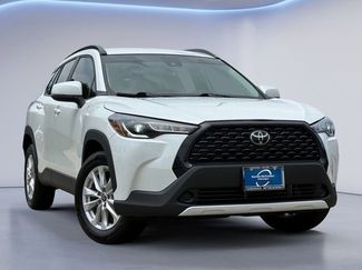 Used 2022 Toyota Corolla Cross LE FWD video 1