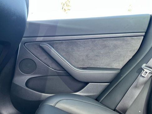 Used 2023 Tesla Model 3 Standard Range image 19