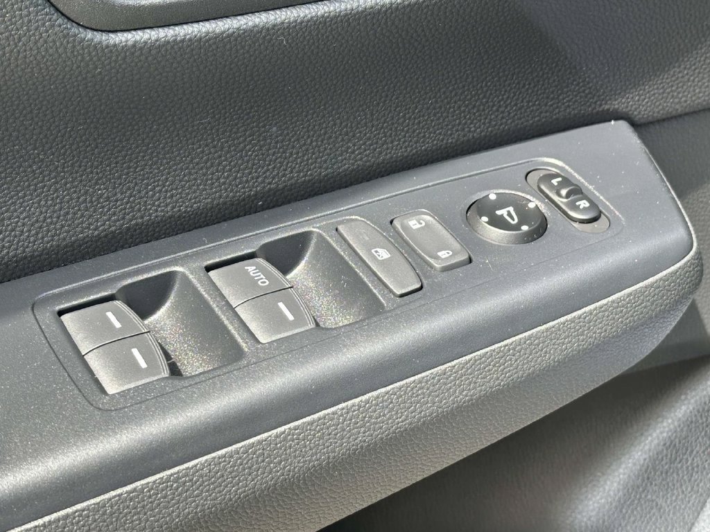 Used 2025 Honda CR-V LX image 14