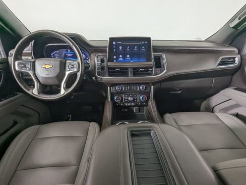 Used 2022 Chevrolet Suburban LT RWD image 16