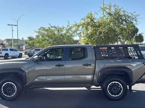 Used 2025 Toyota Tacoma TRD Off-Road AWD/4WD image 5