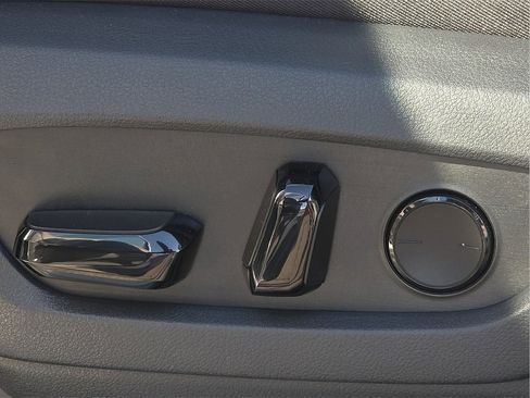 New 2026 Lexus TX 500h AWD image 17