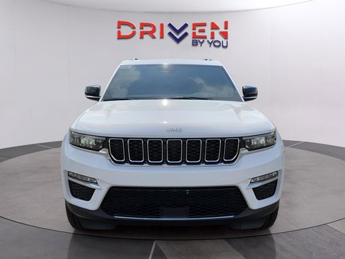 New 2025 Jeep Grand Cherokee Limited w/ Trailer Tow Package image 15