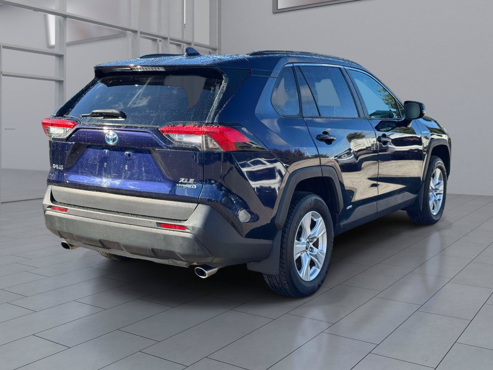 Used 2020 Toyota RAV4 XLE w/ Convenience Package AWD/4WD image 6