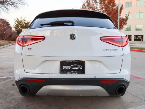 Used 2018 Alfa Romeo Stelvio Ti Sport image 6
